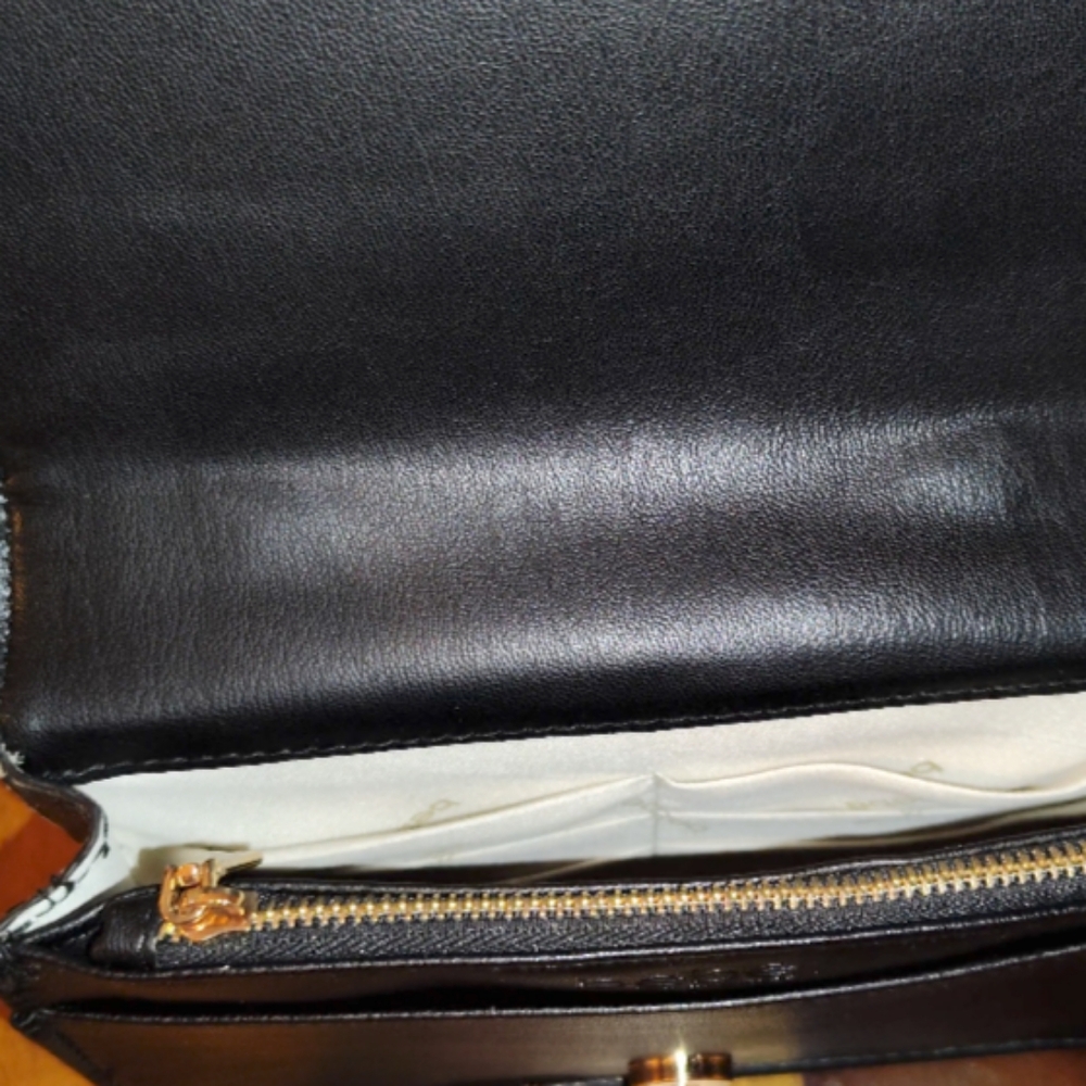 Bebe Black Quilted Chain Bag With Gold Accents - Picture 6 of 6